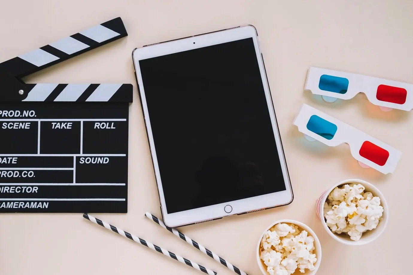 Tableta y algunos elementos de cine